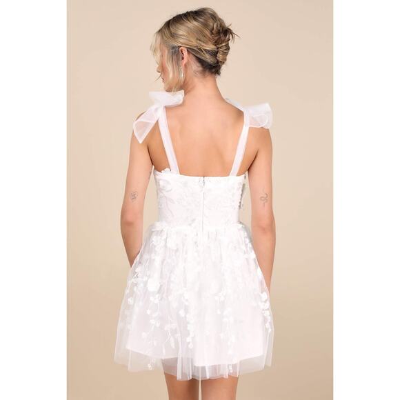 NWT Lulus Classic Romance White 3D Floral Applique Tie-Strap Mini Dress Size XL - Picture 3 of 7